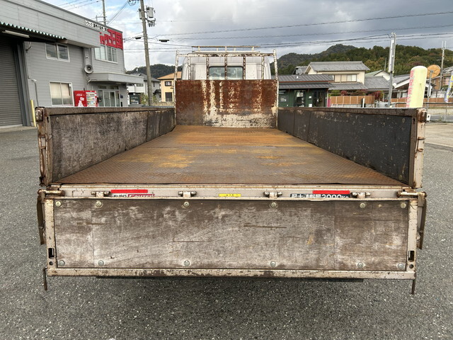 三菱ふそうキャンター平ボディ小型（2t・3t）[写真12]