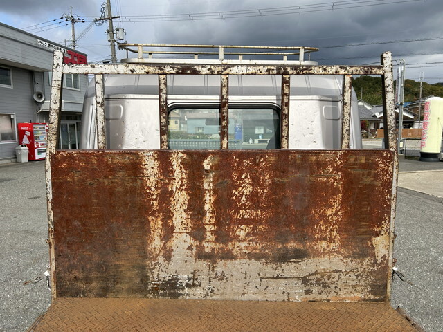 三菱ふそうキャンター平ボディ小型（2t・3t）[写真14]