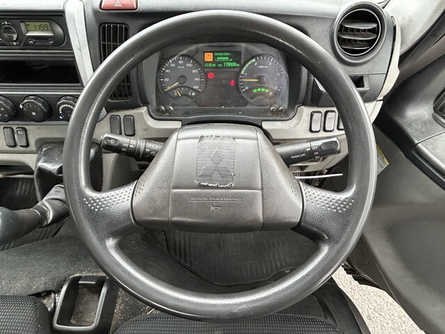 三菱ふそうキャンター平ボディ小型（2t・3t）[写真34]