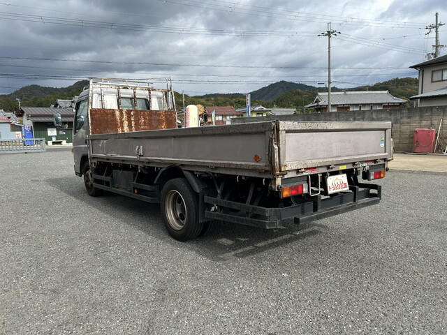 三菱ふそうキャンター平ボディ小型（2t・3t）[写真04]
