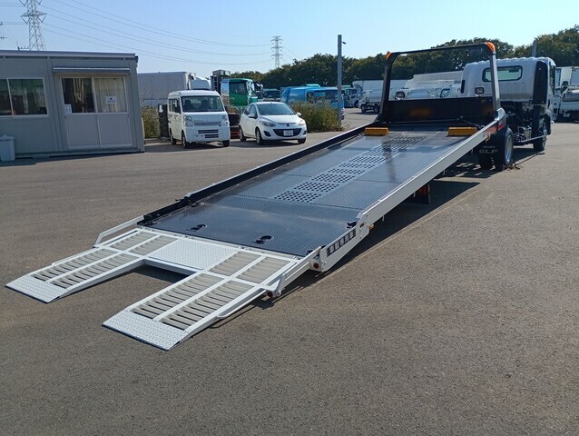 いすゞエルフセーフティローダー小型（2t・3t）[写真02]