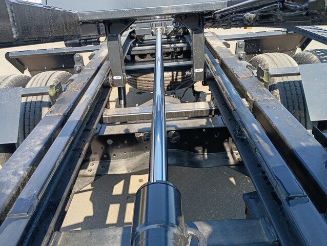 いすゞエルフセーフティローダー小型（2t・3t）[写真09]