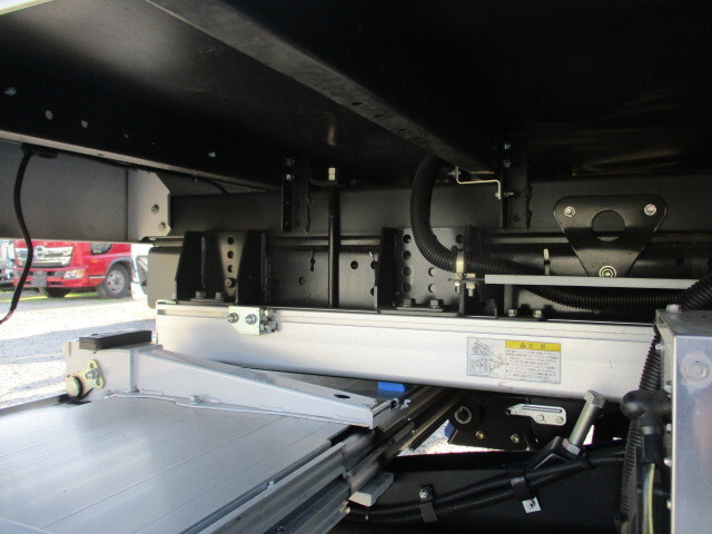 日野レンジャーアルミバン中型（4t）[写真12]