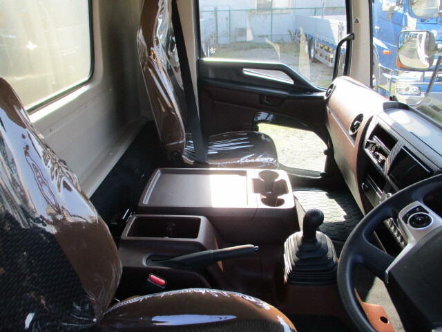 日野レンジャーアルミバン中型（4t）[写真26]