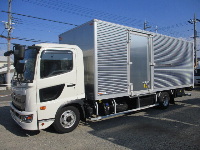 日野レンジャーアルミバン中型（4t）[写真03]