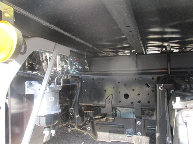 日野レンジャーアルミバン中型（4t）[写真09]