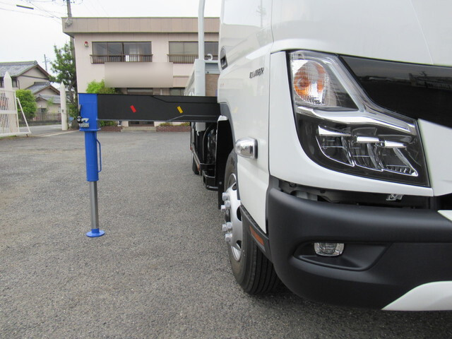 三菱ふそうキャンタークレーン4段小型（2t・3t）[写真11]