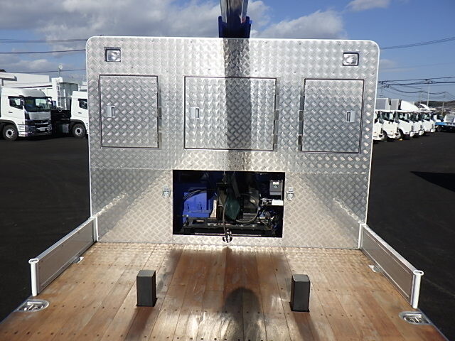 三菱ふそうスーパーグレートセルフクレーン4段大型（10t）[写真17]