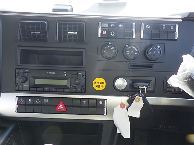 三菱ふそうスーパーグレートセルフクレーン4段大型（10t）[写真29]