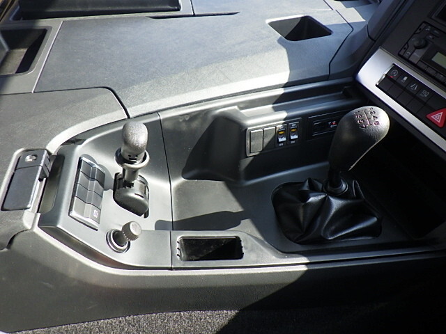 三菱ふそうスーパーグレートセルフクレーン4段大型（10t）[写真30]