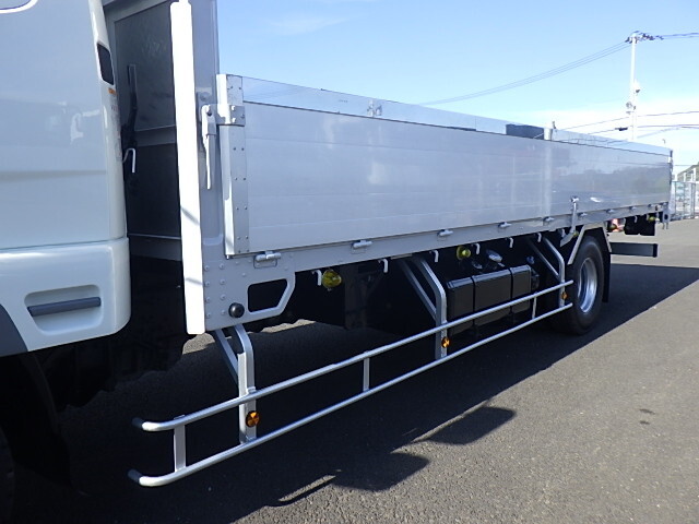 三菱ふそうファイターアルミブロック中型（4t）[写真14]