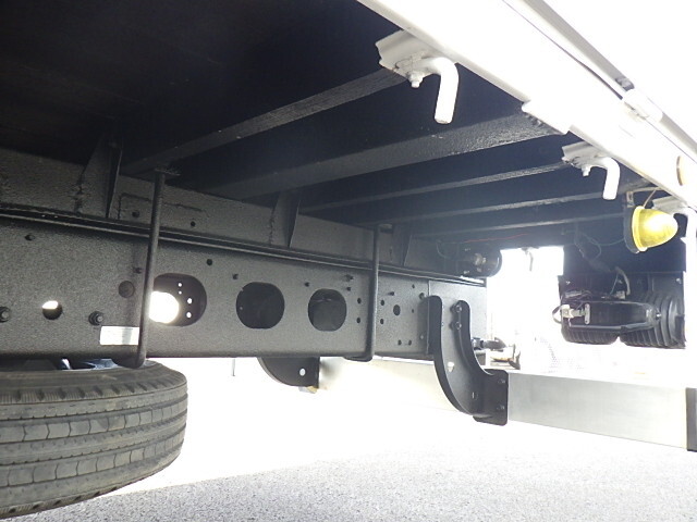 三菱ふそうファイターアルミブロック中型（4t）[写真19]