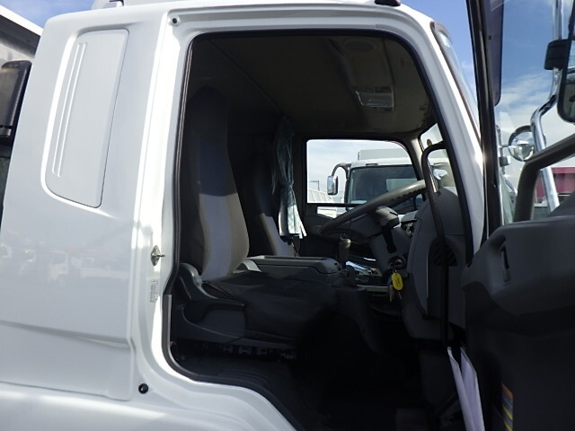 三菱ふそうファイターアルミブロック中型（4t）[写真23]