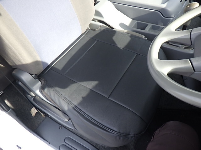 三菱ふそうファイターアルミブロック中型（4t）[写真25]