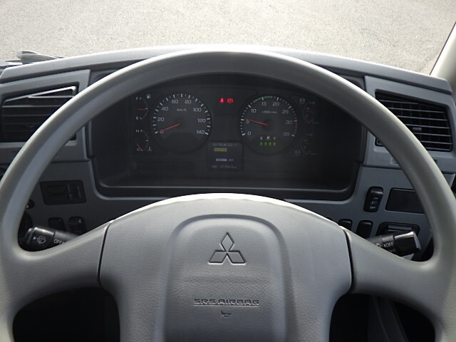 三菱ふそうファイターアルミブロック中型（4t）[写真29]