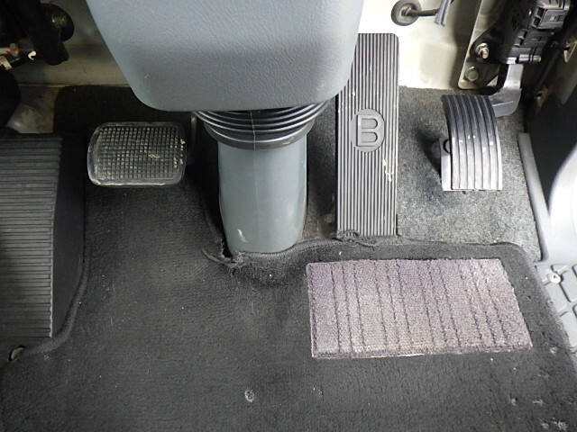 三菱ふそうファイターアルミブロック中型（4t）[写真34]