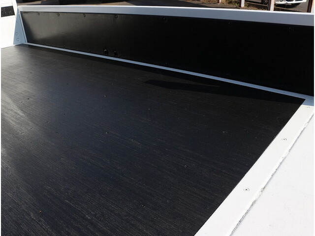 日野デュトロ平ボディ小型（2t・3t）[写真11]