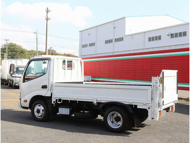 日野デュトロ平ボディ小型（2t・3t）[写真02]