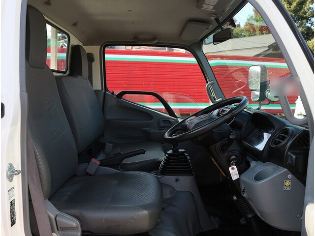 日野デュトロ平ボディ小型（2t・3t）[写真23]