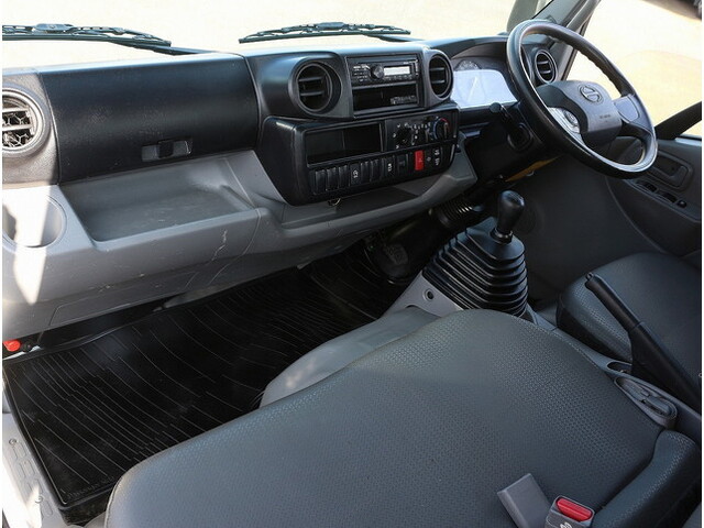 日野デュトロ平ボディ小型（2t・3t）[写真33]