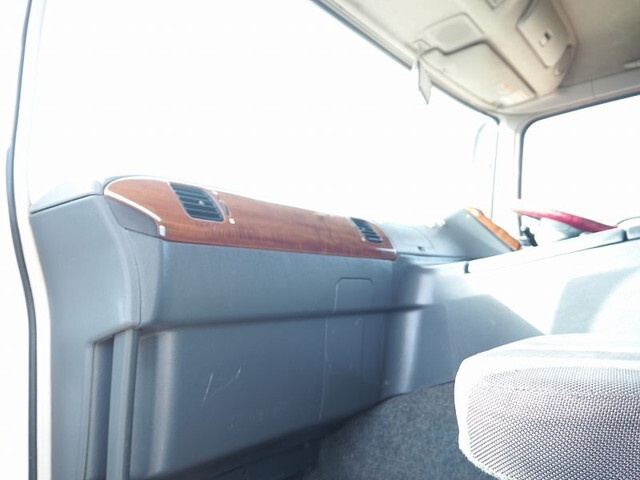 三菱ふそうスーパーグレートセルフクレーン5段大型（10t）[写真34]