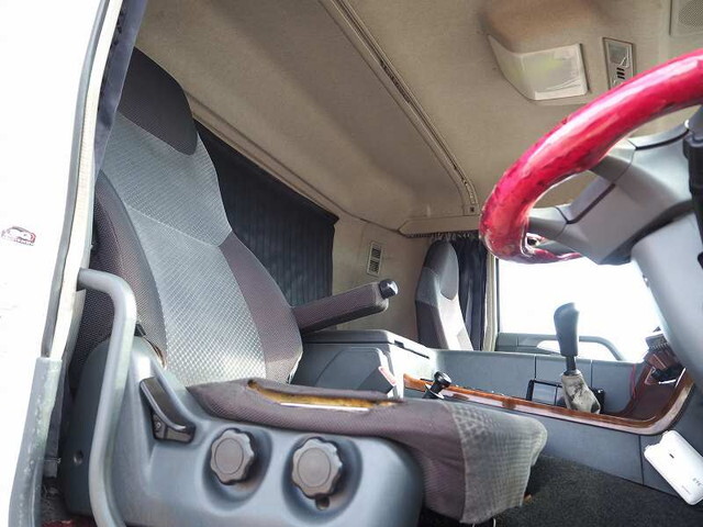 三菱ふそうスーパーグレートセルフクレーン5段大型（10t）[写真35]