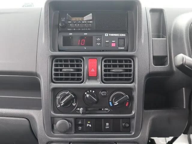 その他のメーカーその他の車種冷凍車（冷蔵車）小型（2t・3t）[写真33]