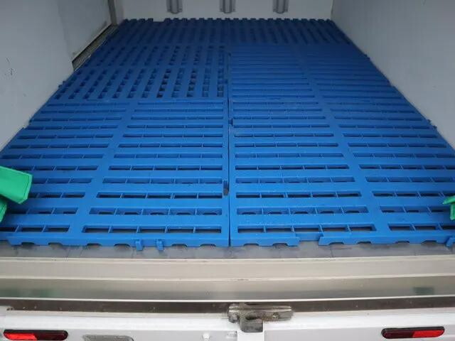 日産その他の車種冷凍車（冷蔵車）小型（2t・3t）[写真10]