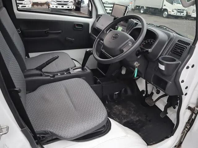 日産その他の車種冷凍車（冷蔵車）小型（2t・3t）[写真30]