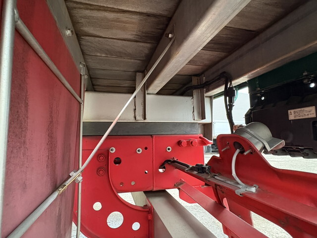 三菱ふそうファイター平ボディ増トン（6t・8t）[写真19]