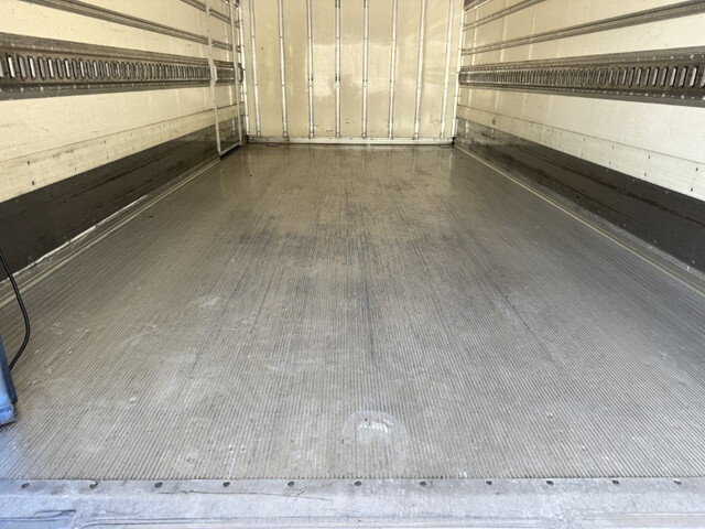 いすゞエルフ冷凍車（冷蔵車）小型（2t・3t）[写真11]