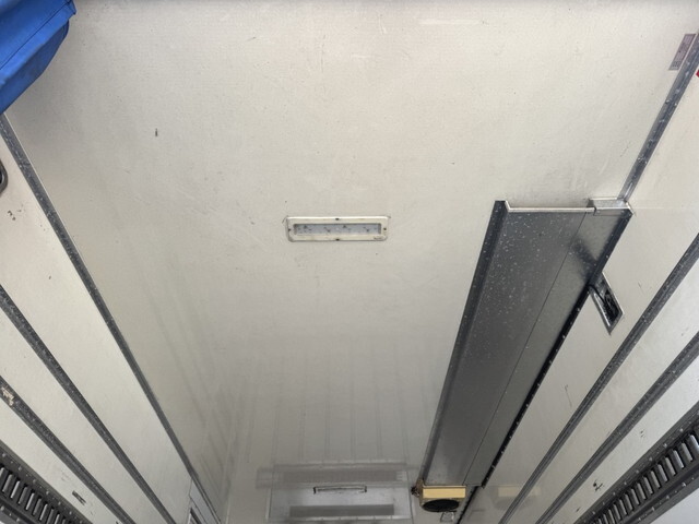 いすゞエルフ冷凍車（冷蔵車）小型（2t・3t）[写真14]