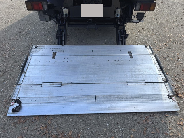 いすゞエルフ冷凍車（冷蔵車）小型（2t・3t）[写真18]