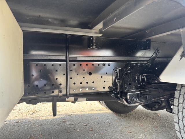 いすゞエルフ冷凍車（冷蔵車）小型（2t・3t）[写真24]