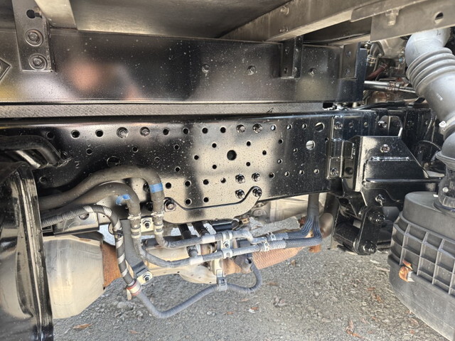 いすゞエルフ冷凍車（冷蔵車）小型（2t・3t）[写真27]