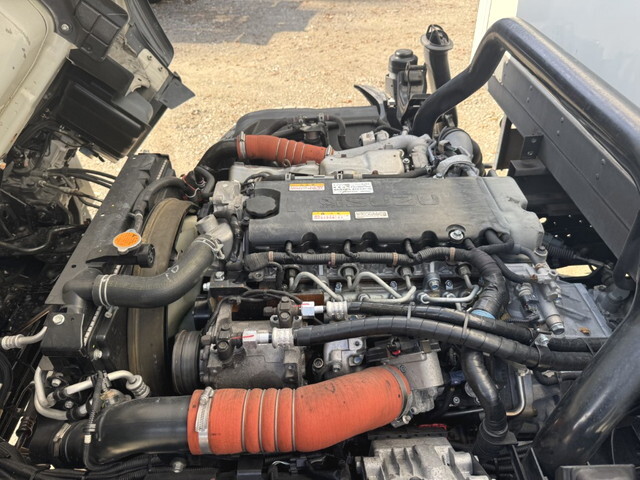 いすゞエルフ冷凍車（冷蔵車）小型（2t・3t）[写真30]