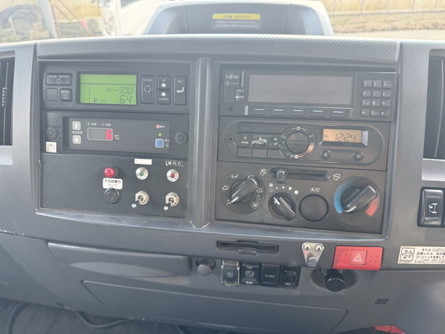 いすゞエルフ冷凍車（冷蔵車）小型（2t・3t）[写真35]