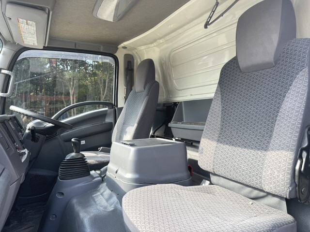 いすゞエルフ冷凍車（冷蔵車）小型（2t・3t）[写真37]