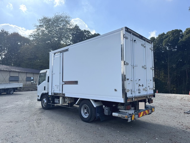 いすゞエルフ冷凍車（冷蔵車）小型（2t・3t）[写真04]