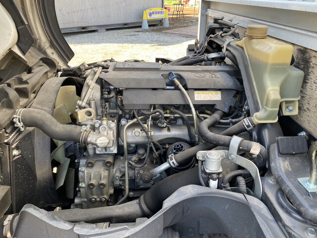 三菱ふそうキャンター平ボディ小型（2t・3t）[写真22]