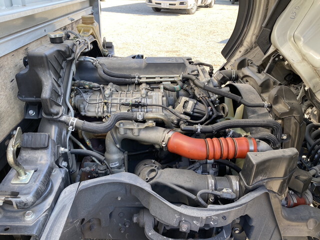 三菱ふそうキャンター平ボディ小型（2t・3t）[写真24]