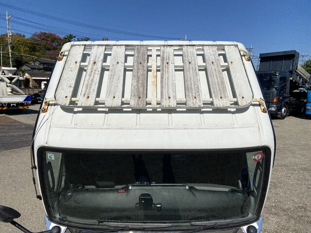 三菱ふそうキャンター平ボディ小型（2t・3t）[写真26]