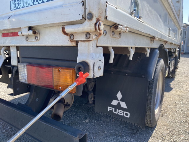 三菱ふそうキャンター平ボディ小型（2t・3t）[写真31]