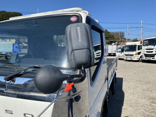 三菱ふそうキャンター平ボディ小型（2t・3t）[写真36]