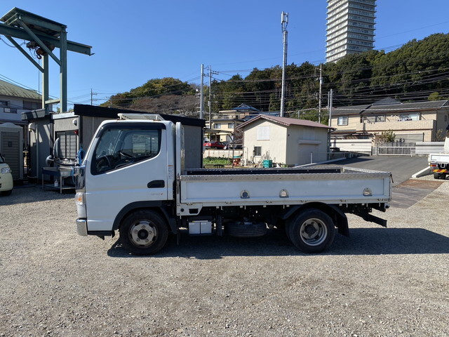 三菱ふそうキャンター平ボディ小型（2t・3t）[写真05]