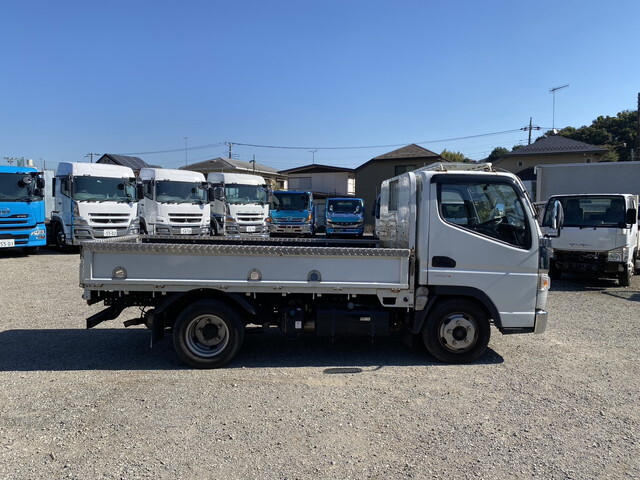 三菱ふそうキャンター平ボディ小型（2t・3t）[写真07]