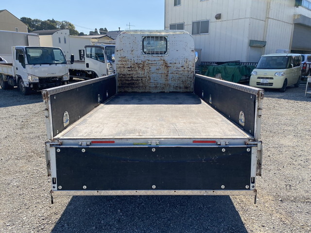 三菱ふそうキャンター平ボディ小型（2t・3t）[写真08]