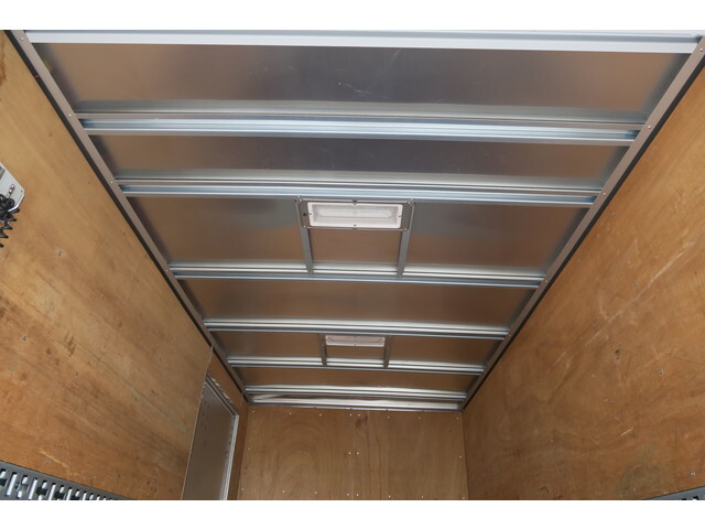 日野デュトロアルミバン小型（2t・3t）[写真10]