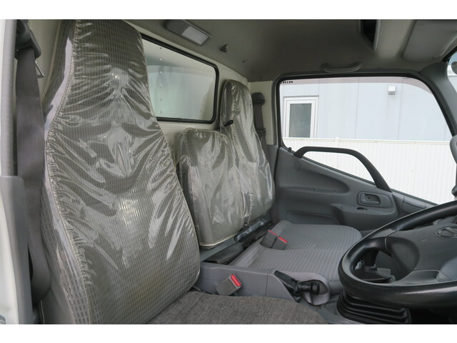 日野デュトロアルミバン小型（2t・3t）[写真37]