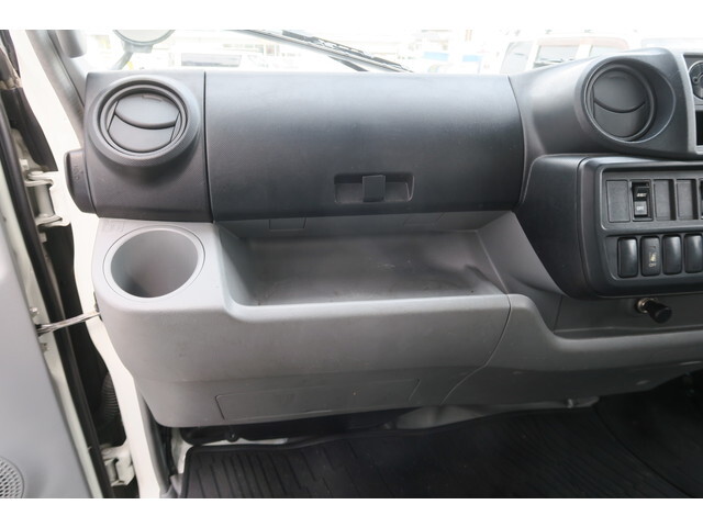 日野デュトロアルミバン小型（2t・3t）[写真40]